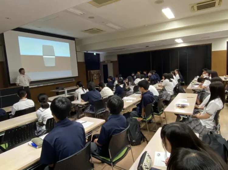 信州大学教授による特別講義「だまされる心の心理学」