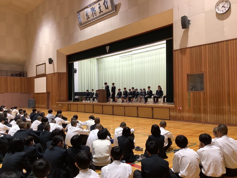 生徒会役員立会演説会を行いました